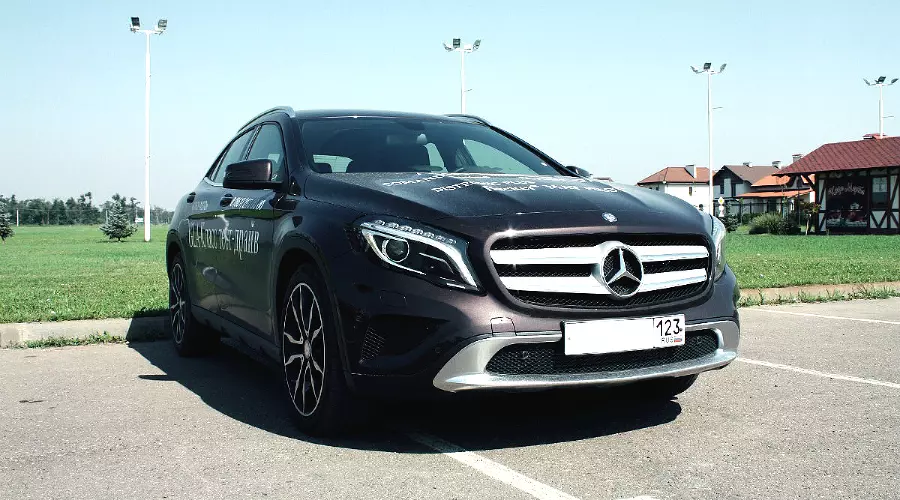 Mercedes-Benz. Не в бровь, а в GLAз &copy;&nbsp;Фото ЮГА.ру