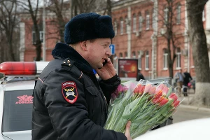 В Краснодаре состоялся праздничный «Цветочный патруль» &copy;&nbsp;Фото Евгения Мельченко, Юга.ру