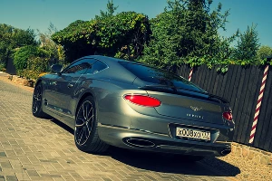 Новый Bentley Continental GT &copy;&nbsp;Фото Евгения Мельченко, Юга.ру