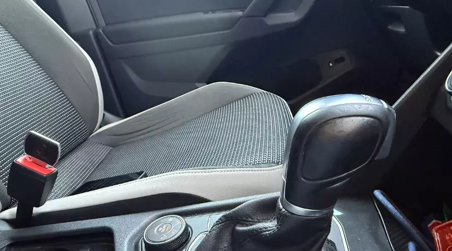 коробка передач &copy;&nbsp;Изображение сгенерировано нейросетью Gigachat