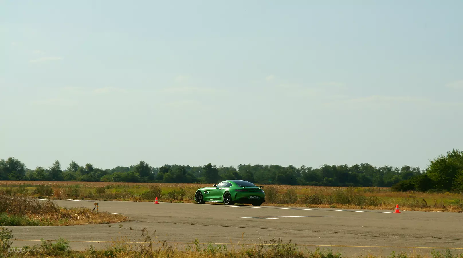 Mercedes-Benz AMG GT R © Фото Евгения Мельченко, Юга.ру Mercedes-Benz AMG GT R