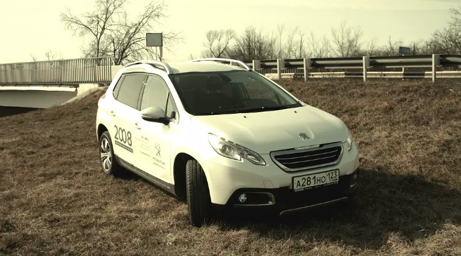 Peugeot 2008. Компактный французский "Львенок" &copy;&nbsp;Фото ЮГА.ру