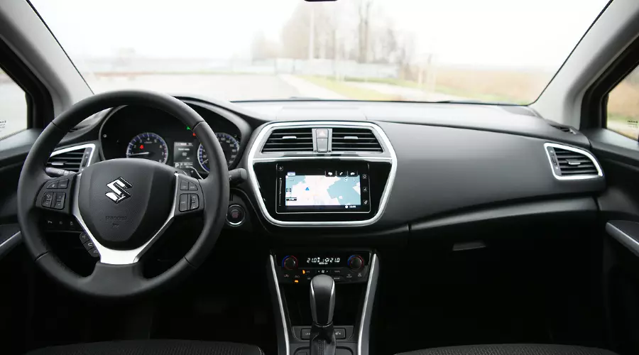 Тест-драйв Suzuki SX4. Обновленный вариант 2016 – 2017 года &copy;&nbsp;Фото ЮГА.ру