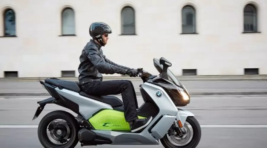 BMW о планах на Парижский автосалон 2016 года &copy;&nbsp;Фото ЮГА.ру