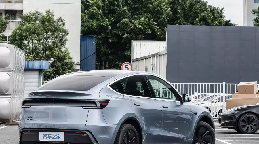 Tesla Model Y  &copy;&nbsp;Фото ЮГА.ру