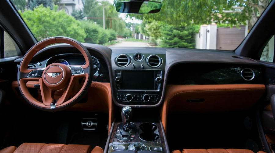 Bentley Bentayga V8 © Фото Евгения Мельченко, Юга.ру