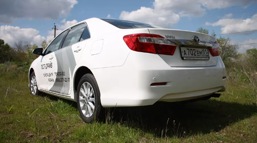 Toyota Camry 13 &copy;&nbsp;Фото ЮГА.ру