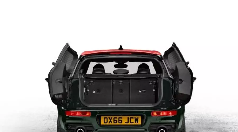 Новый MINI John Cooper Works Clubman © Фото ЮГА.ру Новый MINI John Cooper Works Clubman © Фото ЮГА.ру