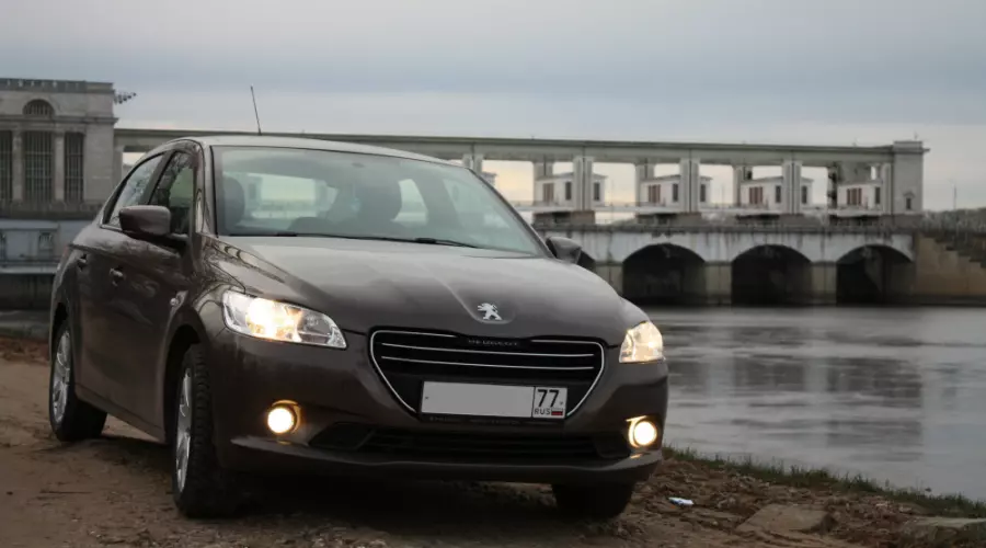 Peugeot 301. Угличская ГЭС &copy;&nbsp;Фото ЮГА.ру