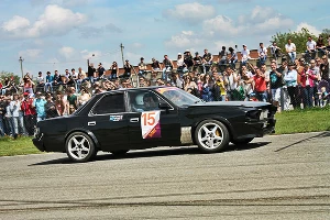 Чемпионат по дрифту "Drift Battle Series 2015". Первый этап в Усть-Лабинске &copy;&nbsp;Фото ЮГА.ру
