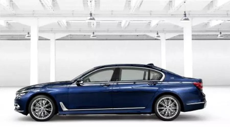 BMW представляет юбилейную версию седана BMW Individual 7 серии "THE NEXT 100 YEARS" &copy;&nbsp;Фото ЮГА.ру