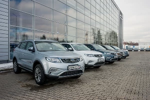 Автосалон Geely &copy;&nbsp;Фото Евгения Мельченко, Юга.ру