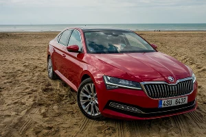 Skoda Superb (от 2 285 000 руб) &copy;&nbsp;Фото Евгения Мельченко, Юга.ру