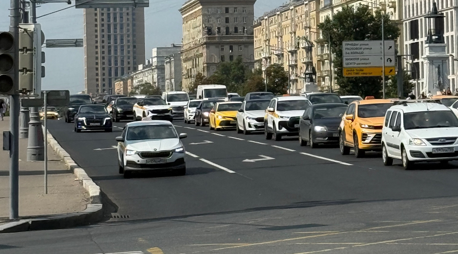 автомобиль дорога &copy;&nbsp;Фото ЮГА.ру
