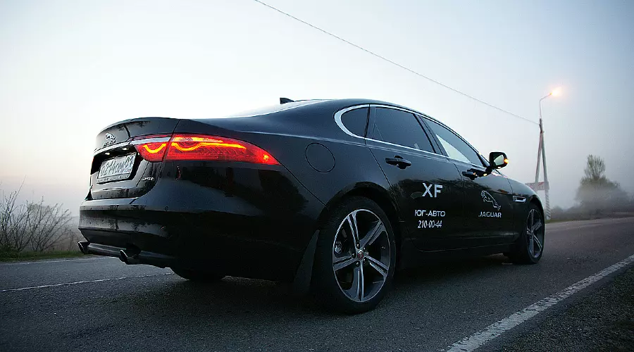 Тест-драйв нового Jaguar XF 2016 модельного года © Фото ЮГА.ру Тест-драйв нового Jaguar XF 2016 модельного года © Фото ЮГА.ру