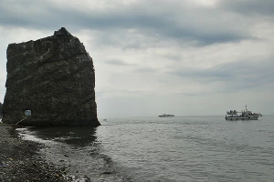 Peugeot 308 GT Line у скалы "Парус" &copy;&nbsp;Фото ЮГА.ру