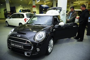 Автомобильная выставка MOBI в Краснодаре &copy;&nbsp;Елена Синеок, ЮГА.ру