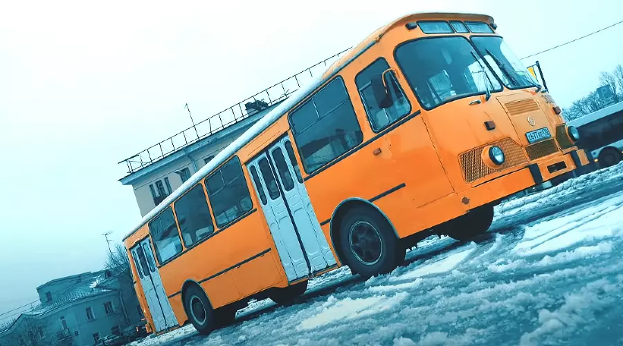 ЛиАЗ-667 &copy;&nbsp;Скриншот с канала Trucks TV на YouTube
