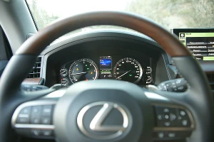 Lexus &copy;&nbsp;Фото Евгения Мельченко, Юга.ру