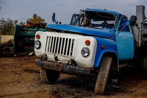 Утилизация старых автомобилей  &copy;&nbsp;Николай Ильин, ЮГА.ру
