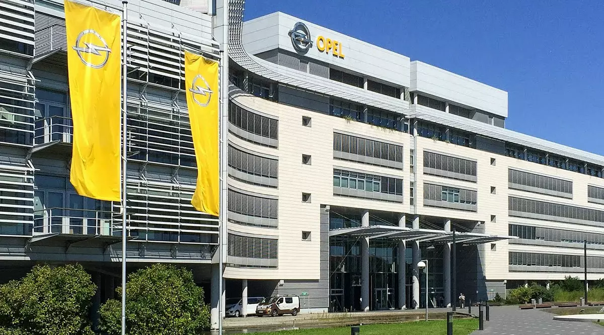 Штабквартира Opel в Рюссельсхайме