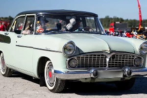 Simca Vedette &copy;&nbsp;Фото Classicautoclub.ru