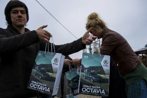 Skoda попала #точновяблочко &copy;&nbsp;Фото Евгения Мельченко, Юга.ру