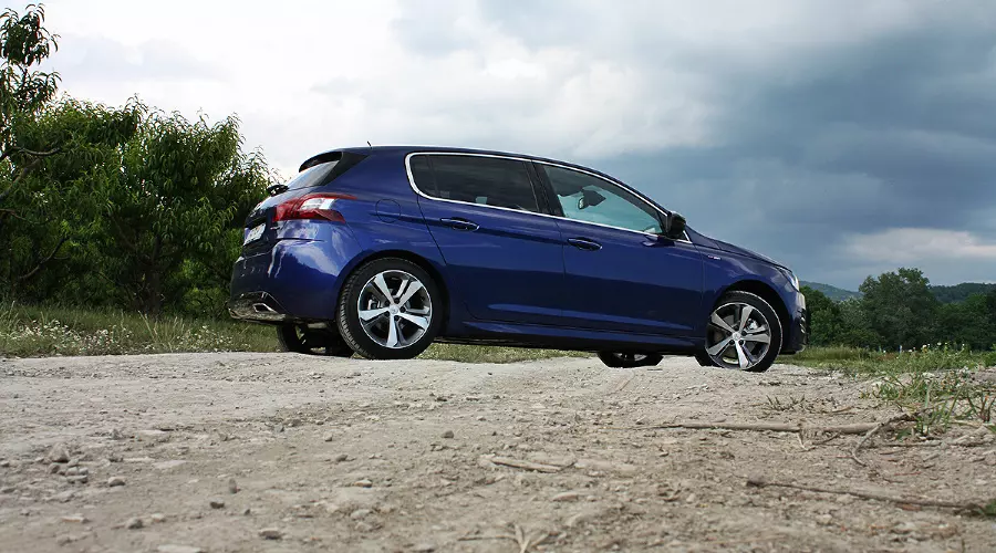 Peugeot 308 GT Line. Форсированый лев пришел в Россию &copy;&nbsp;Фото ЮГА.ру