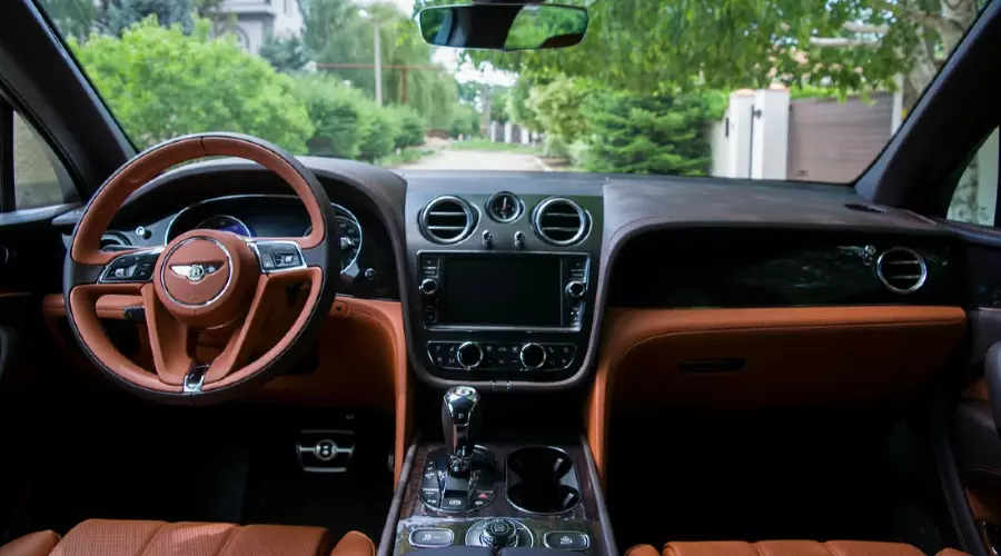Bentley Bentayga V8 &copy;&nbsp;Фото Евгения Мельченко, Юга.ру