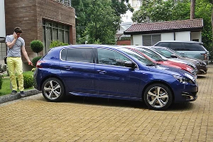 Peugeot 308 GT Line у скалы "Парус" &copy;&nbsp;Фото ЮГА.ру