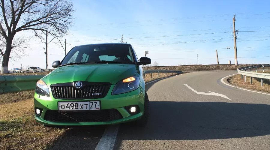 ŠKODA Fabia RS. Резвый чешский Hot-Hatch &copy;&nbsp;Фото ЮГА.ру