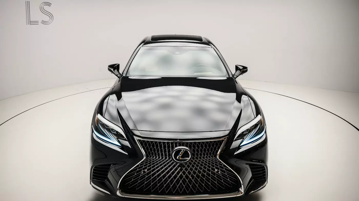 Новый Lexus LS в России