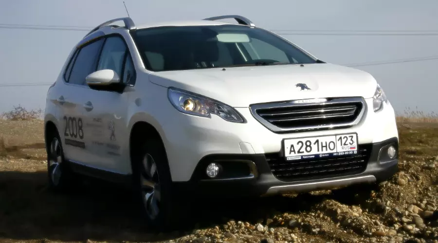 Peugeot 2008. Компактный французский "Львенок" &copy;&nbsp;Фото ЮГА.ру