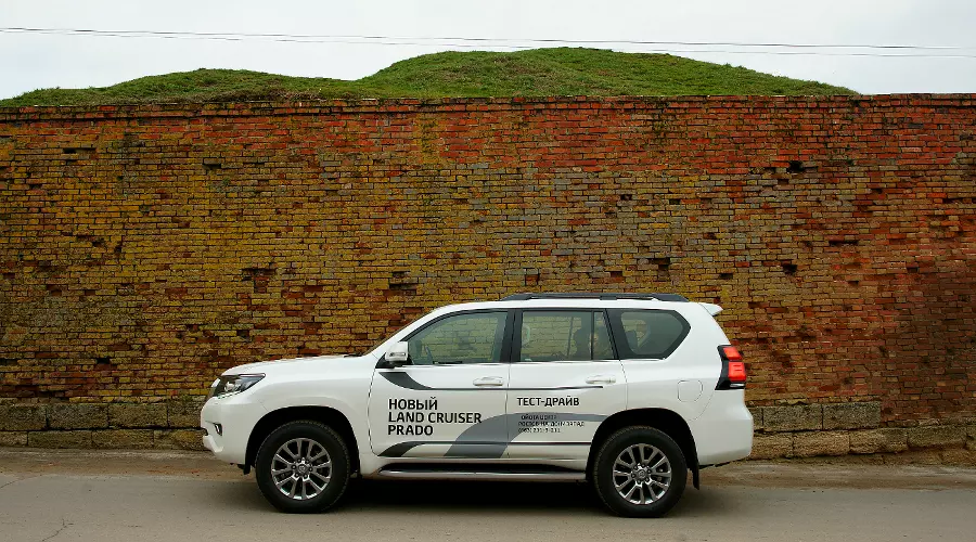 Toyota Land Cruiser Prado &copy;&nbsp;Фото Евгения Мельченко, Юга.ру