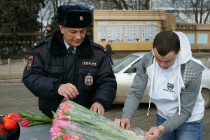 В Краснодаре состоялся праздничный «Цветочный патруль» &copy;&nbsp;Фото Евгения Мельченко, Юга.ру