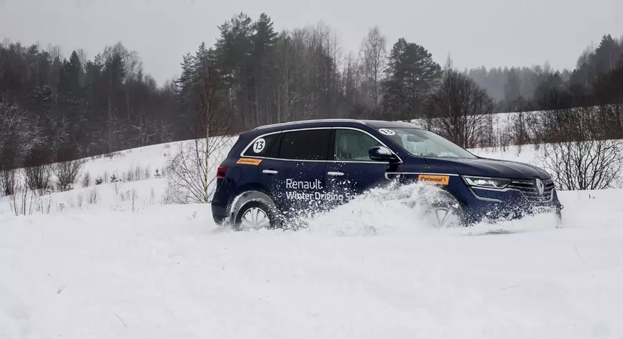 Renault Koleos в снегах Карелии