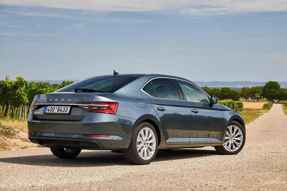 Новая Skoda Superb