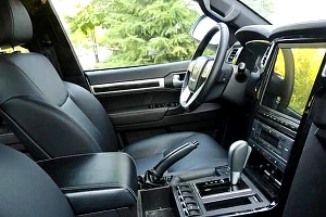 Китайский Land Cruiser &copy;&nbsp;Фото с сайта tlc.ucoz.ae