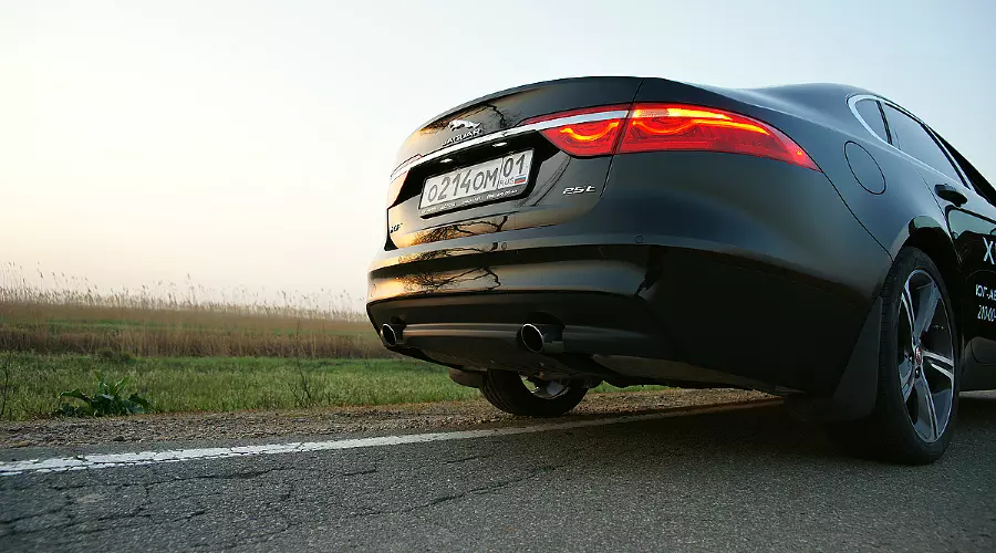 Тест-драйв нового Jaguar XF 2016 модельного года © Фото ЮГА.ру Тест-драйв нового Jaguar XF 2016 модельного года © Фото ЮГА.ру