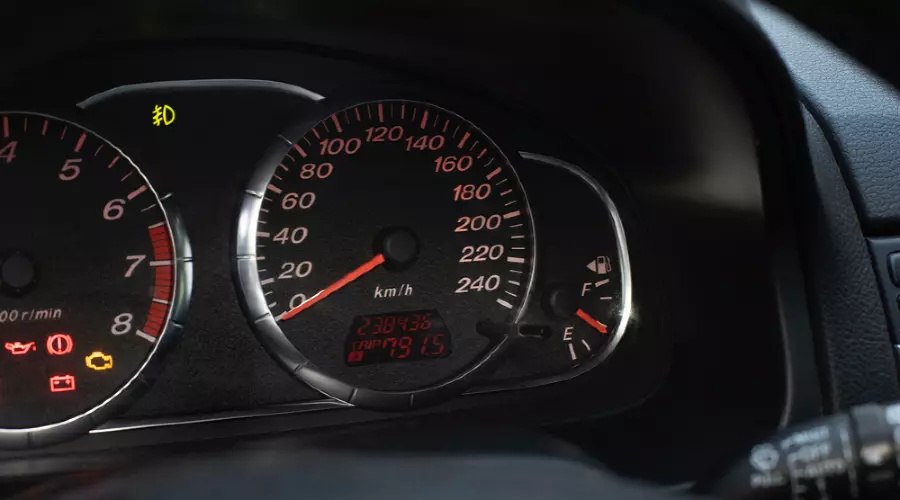 спидометр &copy;&nbsp;Изображение сгенерировано нейросетью Gigachat